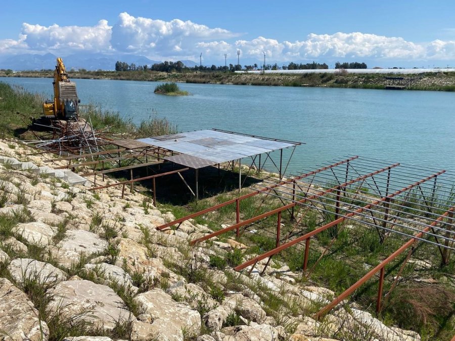 Çay Kenarına Yapılan Kaçak Yapı İskeleleri Yıkıldı