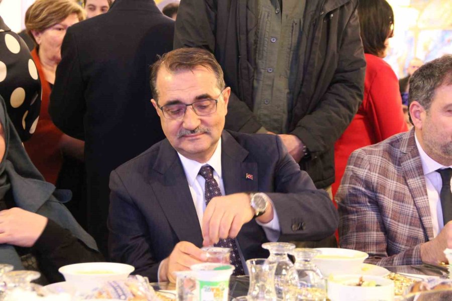 Bakan Dönmez: "biz 20 Yıla 100 Yılın İşini Sığdırmışız"