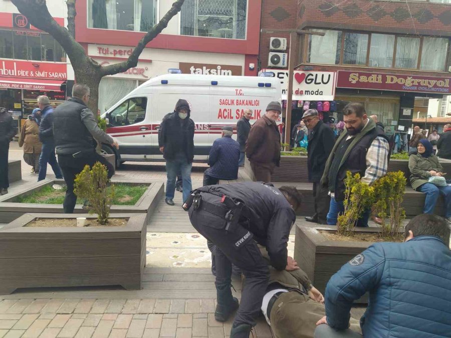 Aniden Yere Yığılan Vatandaş Yürekleri Ağıza Getirdi