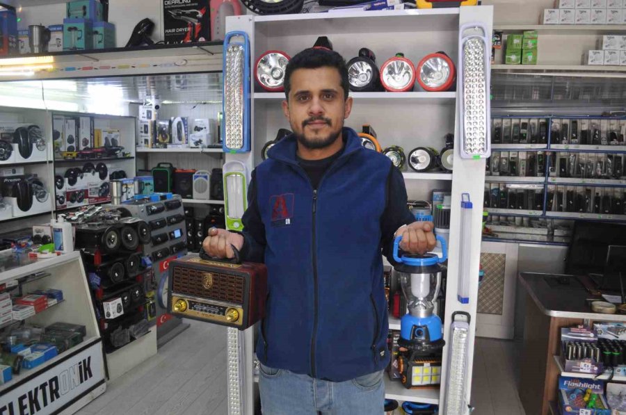 Depremden Sonra Fener Ve Radyo Satışları Arttı