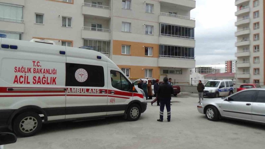 Feci Yangında Ağır Yaralanan Anne Öldü