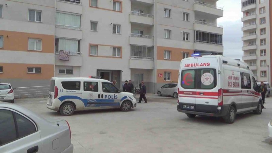 Feci Yangında Ağır Yaralanan Anne Öldü