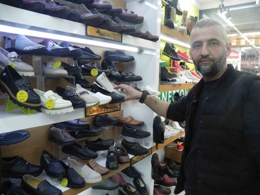 Ayakkabı Satıcıları Bayramdan Umutlu