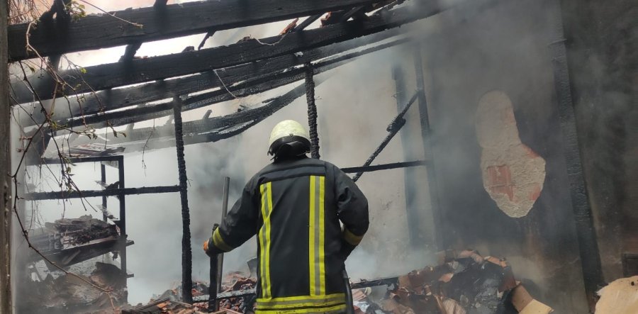 Karaman’da Fırına Ait Depoda Çıkan Yangın Büyümeden Söndürüldü