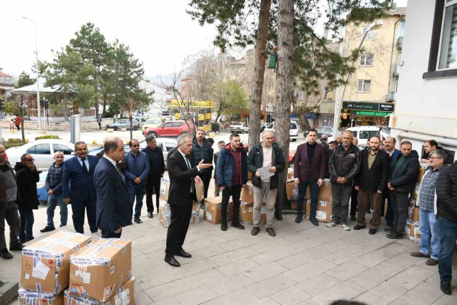 Seydişehir’de İhtiyaç Sahibi Öğrencilere Bayram Hediyesi