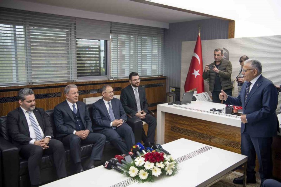 Milletvekili Adaylarına Büyükşehirde Coşkulu Karşılama