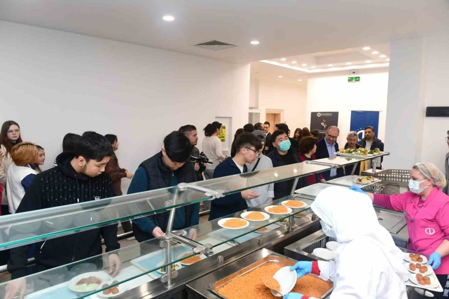 Anadolu Üniversitesi Rektörü Prof. Dr. Fuat Erdal Uluslararası Öğrencilerle İftar Sofrasında Buluştu