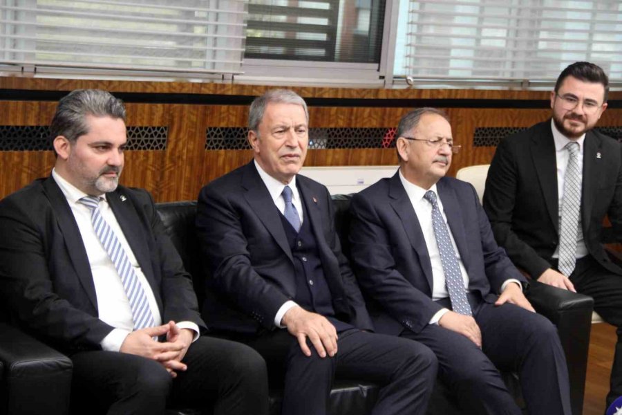 Bakan Akar: "şu Anda Terör Örgütü Ciddi Bir Sıkıntı İçerisinde, Katılımlar Sıfır, Kaçışlar Çoğaldı"