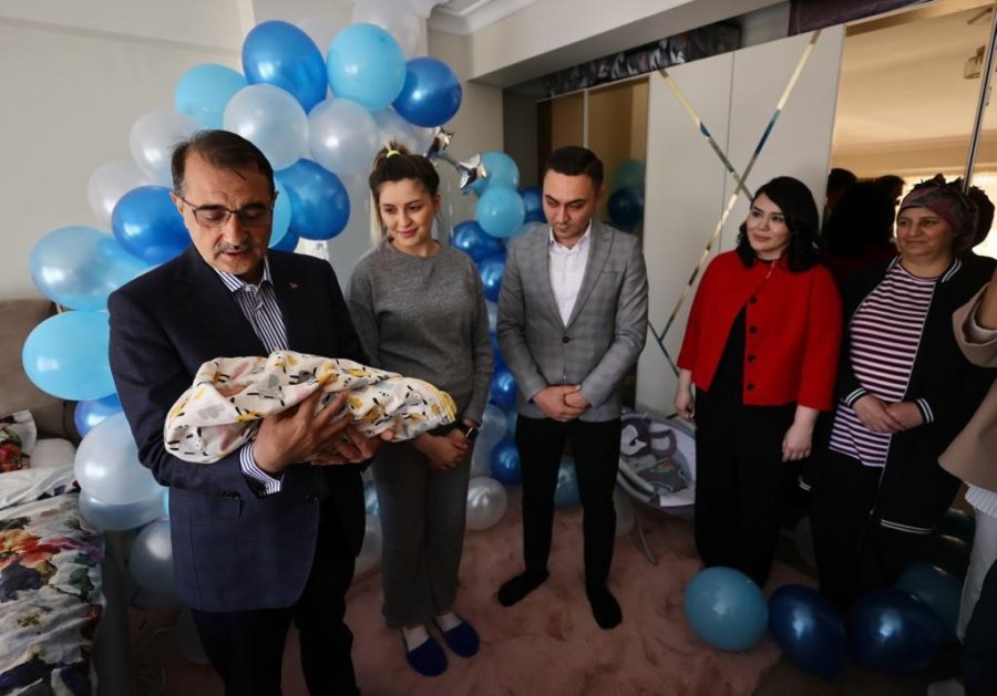 Bakan Dönmez Eskişehir’de Seçim Çalışmalarını Sürdürüyor