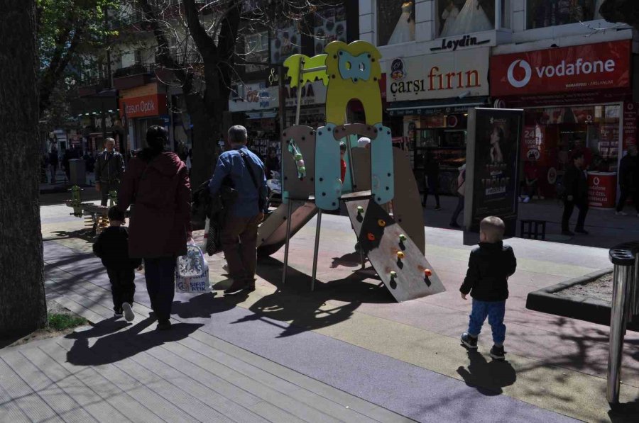 Eskişehir’e Adeta Yaz Erken Geldi