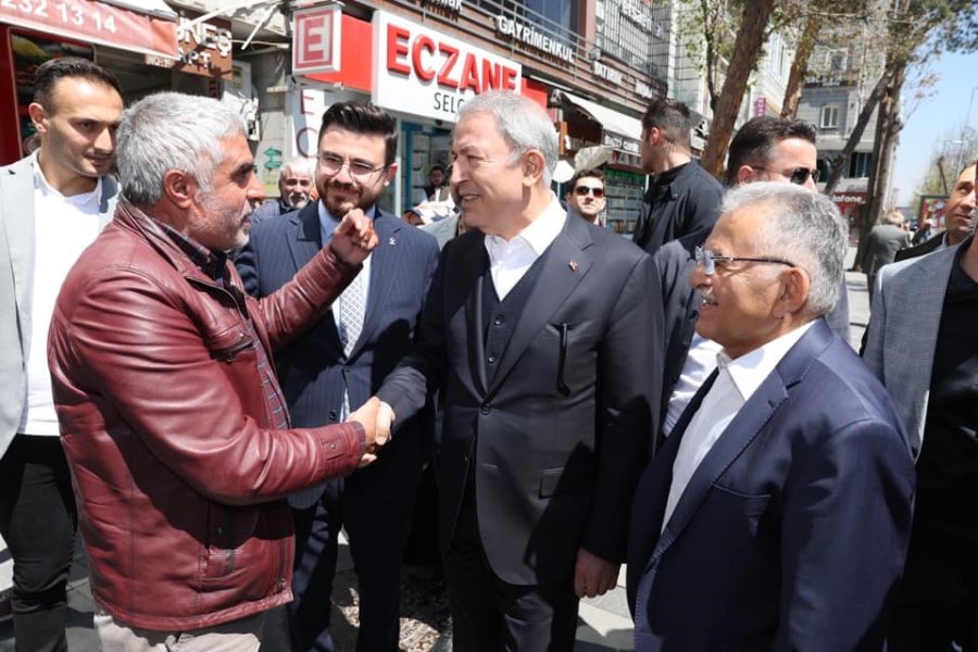 Bakan Akar İle Başkan Büyükkılıç’tan Esnaf Ziyareti