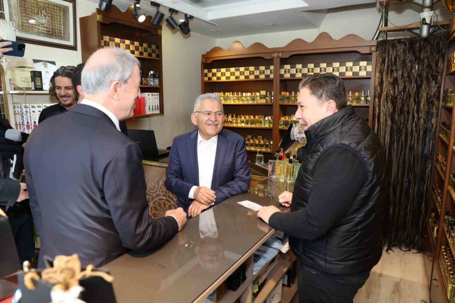 Bakan Akar İle Başkan Büyükkılıç’tan Esnaf Ziyareti