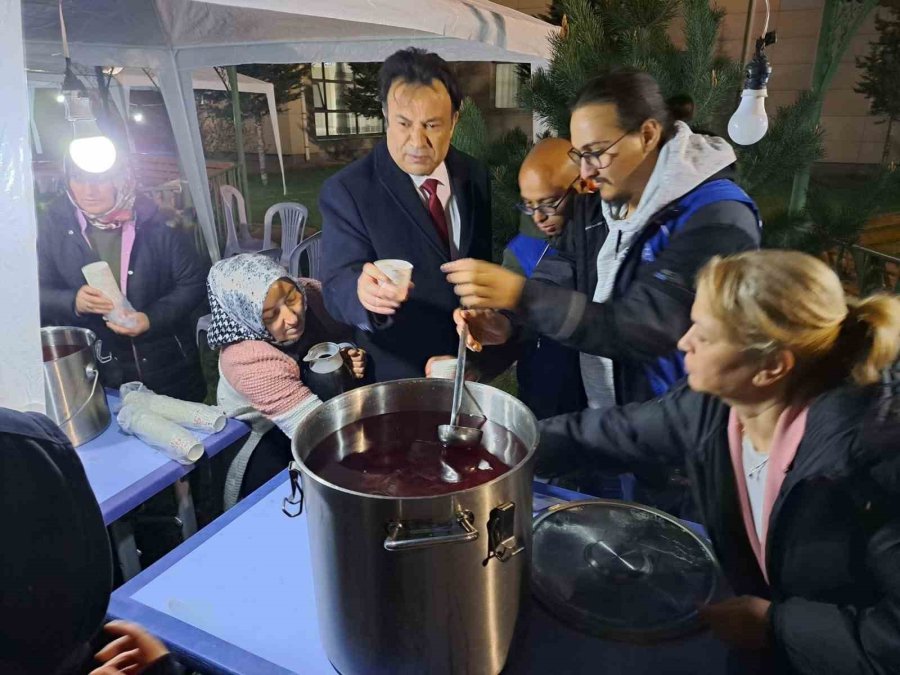 Depremzedeler "ramazan Sokağı"nda Eğlendi