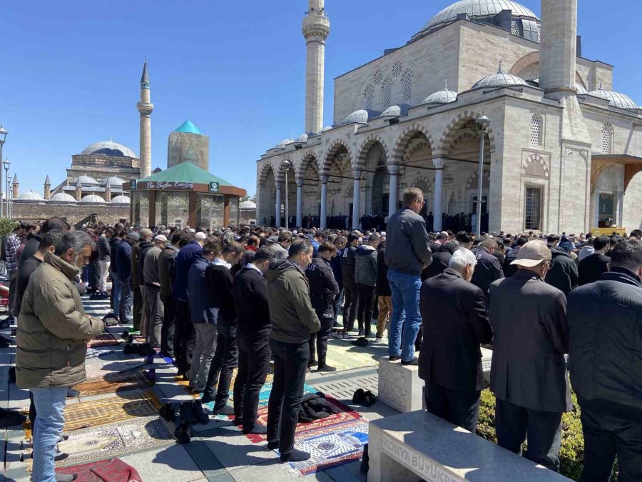 Konya’da Ramazan Ayının Son Cuma Namazı Kılındı