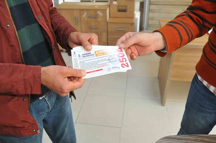 Akşehir Belediyesinden Depremzedelere Yardım Çeki