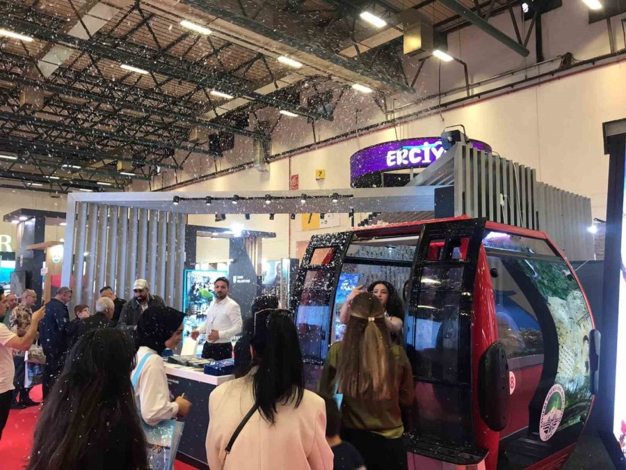 Kayseri Büyükşehir’e Emıtt 2023’te Kış Turizmi Alanında En İyi Stant Dekoru Ödülü