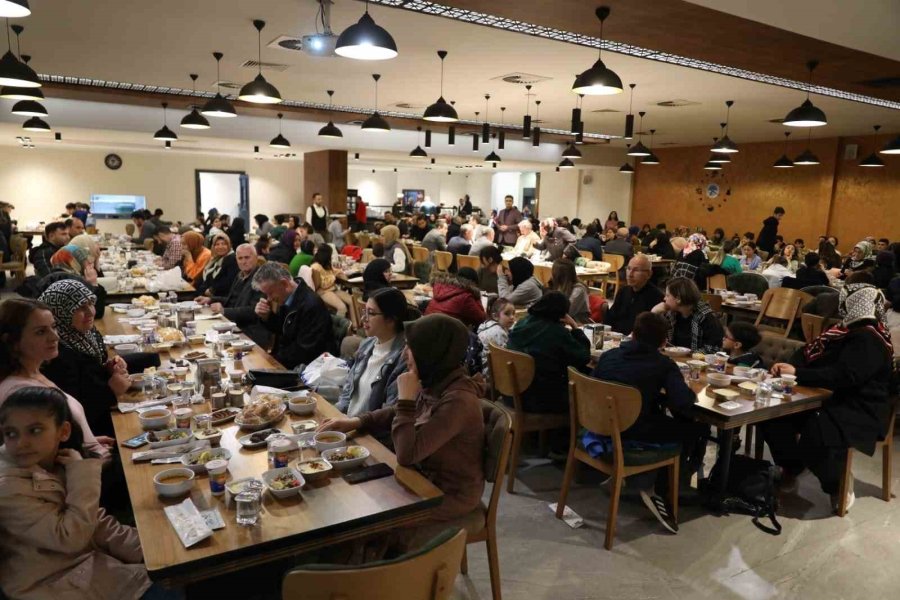 Depremzedeler Melikgazi’de Bir Araya Geldi