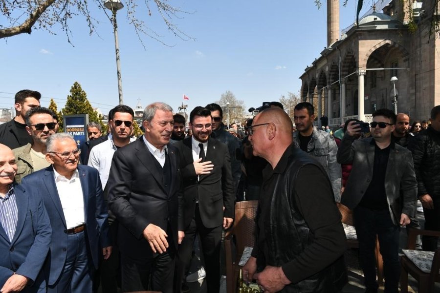 Bakan Akar Ve Başkan Büyükkılıç’tan Tarihi Kapalı Çarşı Esnafına Ziyaret