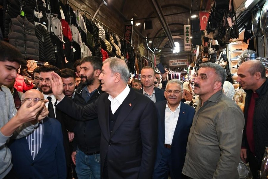 Bakan Akar Ve Başkan Büyükkılıç’tan Tarihi Kapalı Çarşı Esnafına Ziyaret