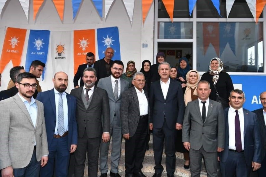 Bakan Akar: "suriye’nin Kuzeyinde Kazdıkları Çukurlara Gömüldüler, Irak’ın Kuzeyinde Kampları Yerle Bir Ediliyor"