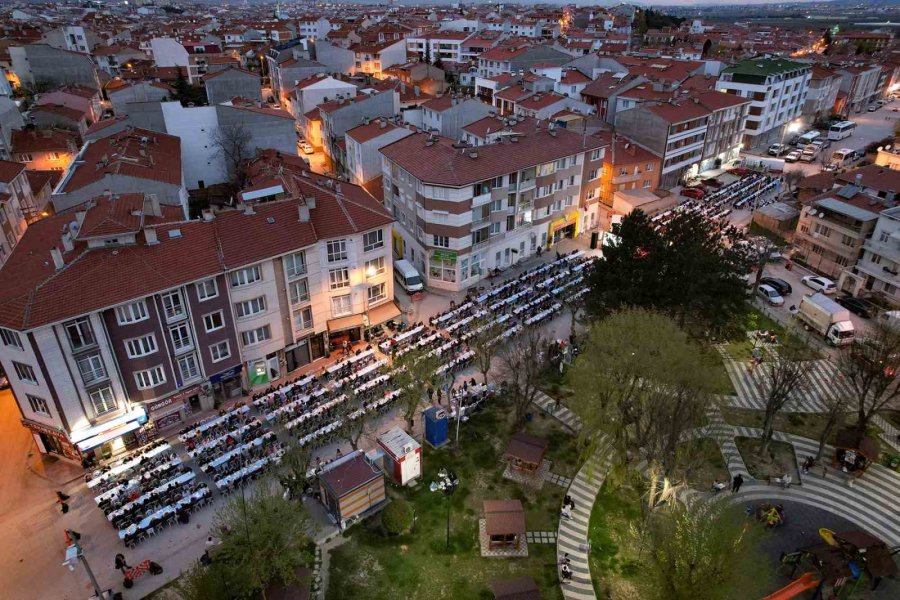 İftar Bereketi Paylaştıkça Çoğalıyor