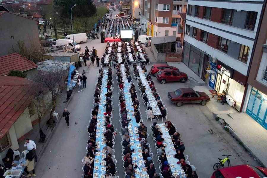 İftar Bereketi Paylaştıkça Çoğalıyor