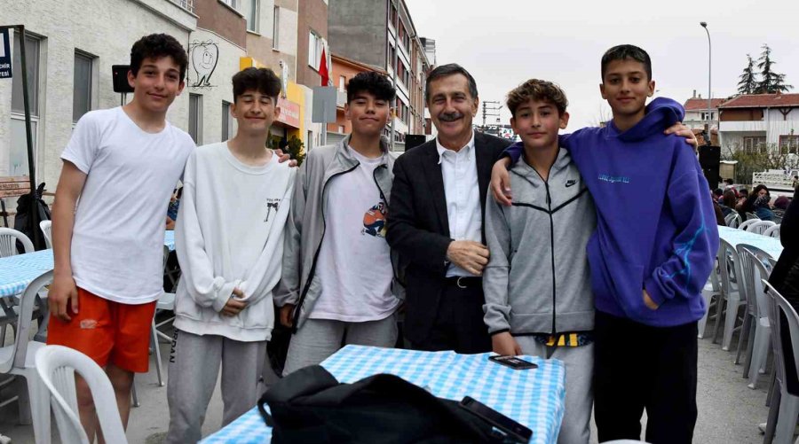 İftar Bereketi Paylaştıkça Çoğalıyor