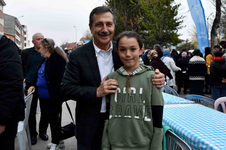 İftar Bereketi Paylaştıkça Çoğalıyor