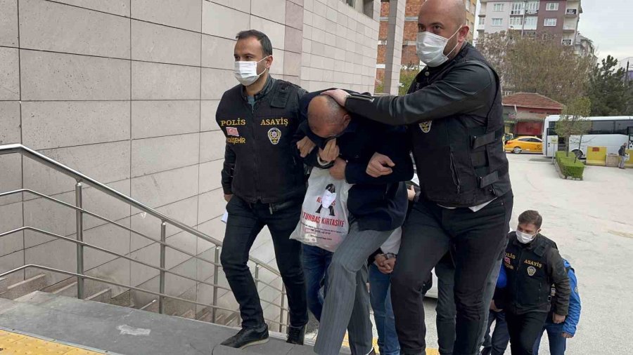 Nitelikli Dolandırıcılık Şüphelisi 4 Kişi Tutuklandı