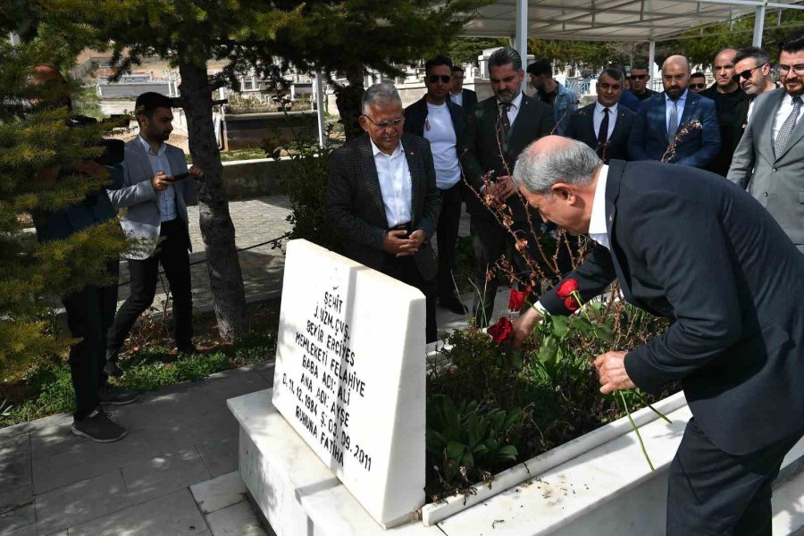 Bakan Akar Ve Başkan Büyükkılıç’tan İlçelere Çıkarma