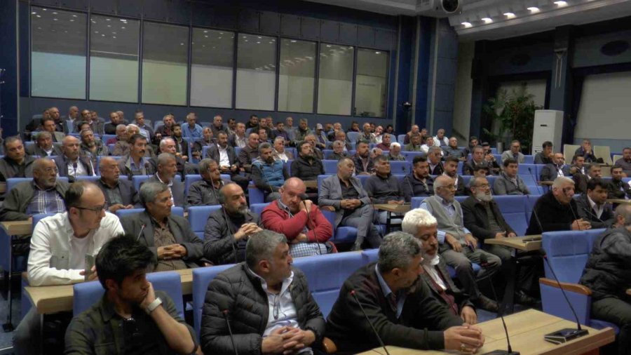 Kayseri’de Otobüsçü Esnafı Belediyede Toplandı