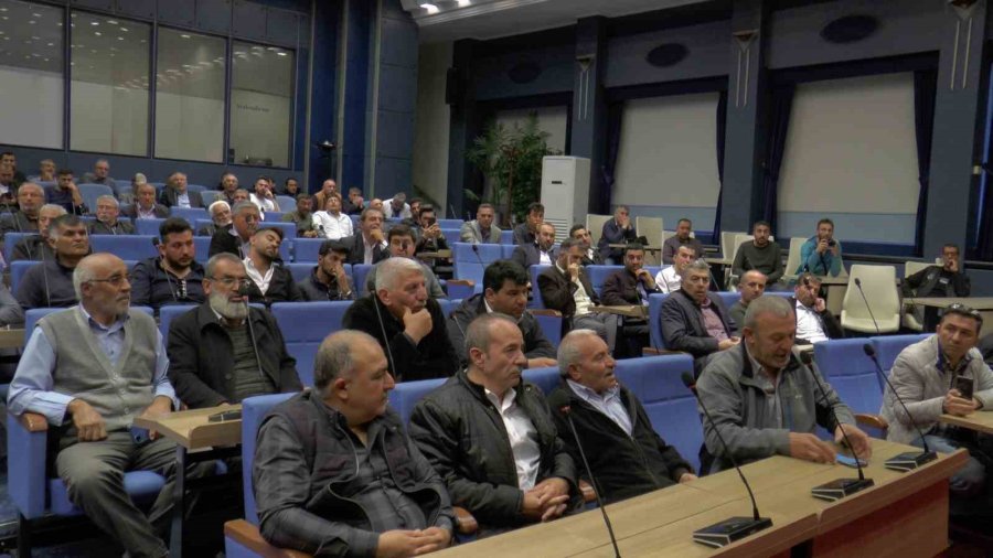 Kayseri’de Otobüsçü Esnafı Belediyede Toplandı