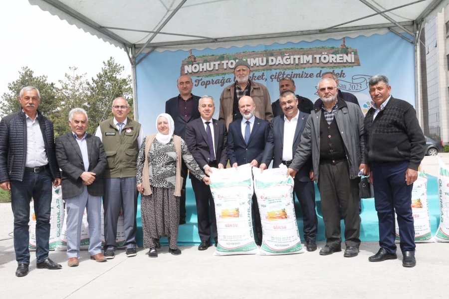 Kocasinan Belediyesi, Çiftçiye Beyaz Sertifikalı 15 Ton Tohum Dağıttı