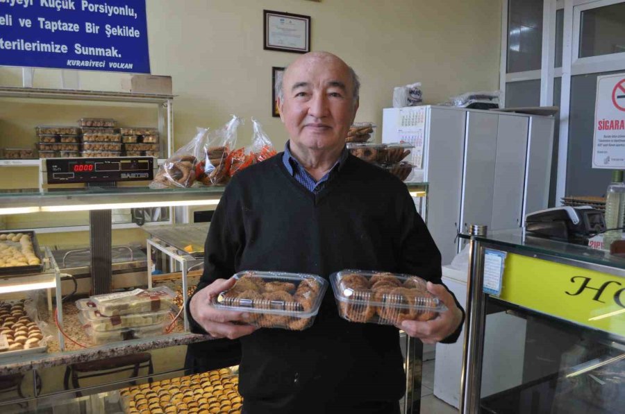 Kadir Gecesine Özel Kandil Simitleri Tezgâhlarda