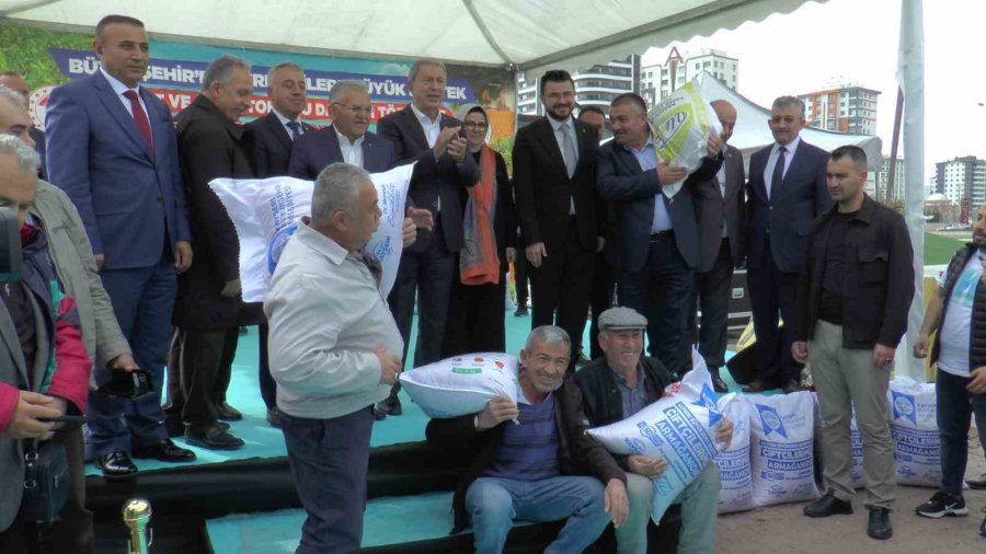 Bakan Akar: “teröristler İle Arasında Mesafe Olmayanlar Bizim İçin Büyük Bir Endişe Kaynağıdır”