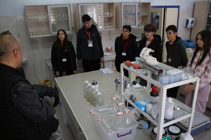 Lise Öğrencilerinden ‘dsi 3. Bölge Laboratuvarlarına’ Teknik Gezi