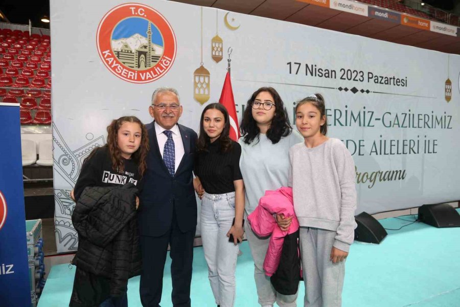 Büyükşehir Ve Valilik, Şehit Aileleri, Gaziler Ve Depremzede Aileler İle Buluştu