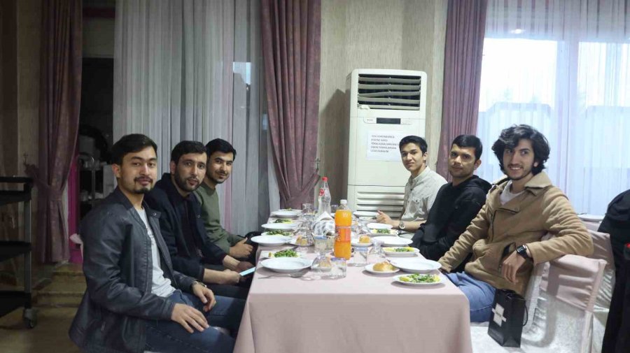Eskişehir’de 200 Yabancı Öğrenci İftar Yemeğinde Bir Araya Geldi