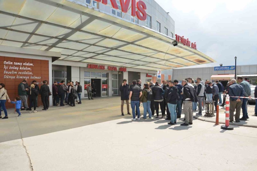 3 Kişinin Öldüğü Kazada Yaralanan Mesai Arkadaşlarını Yalnız Bırakmadılar