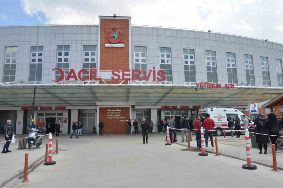 3 Kişinin Öldüğü Kazada Yaralanan Mesai Arkadaşlarını Yalnız Bırakmadılar