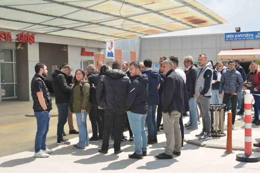 3 Kişinin Öldüğü Kazada Yaralanan Mesai Arkadaşlarını Yalnız Bırakmadılar