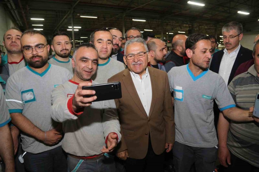 Bakan Akar Ve Başkan Büyükkılıç, Sahuru Mobilya İşçileriyle Yaptı