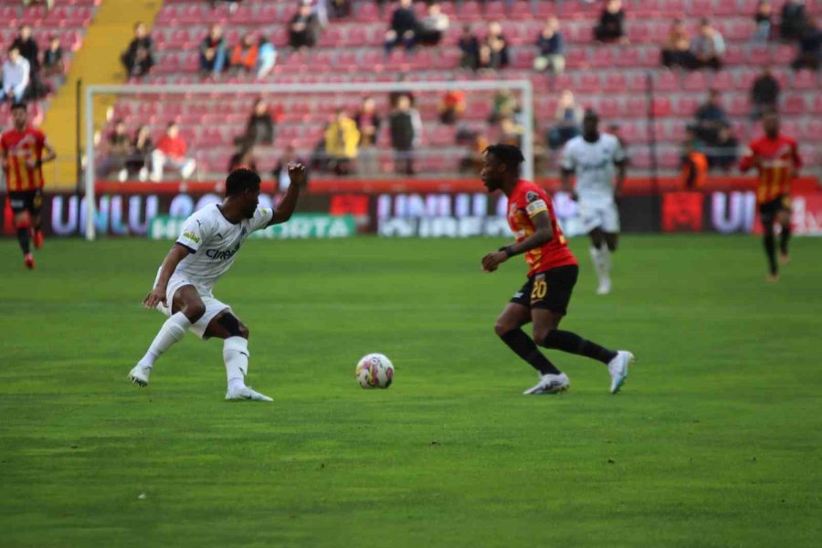 Spor Toto Süper Lig: Kayserispor: 0 - Kasımpaşa: 0 (ilk Yarı)