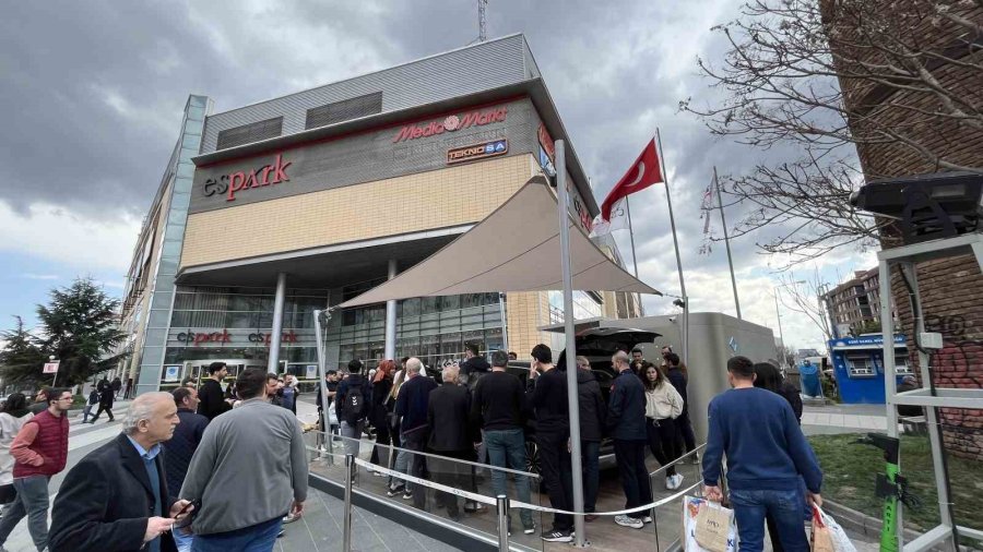 Eskişehir’de Sergilenen Togg Vatandaşların İlgi Odağı Oldu