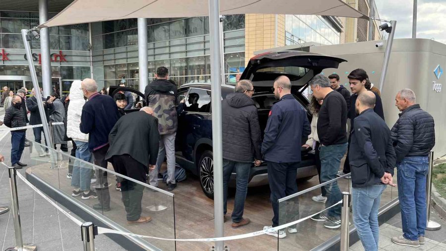 Eskişehir’de Sergilenen Togg Vatandaşların İlgi Odağı Oldu