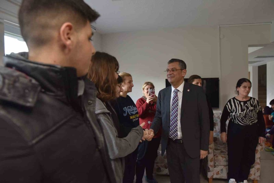 Özgür Özel, Tepebaşı’nın Konuğu Depremzedelerle Buluştu