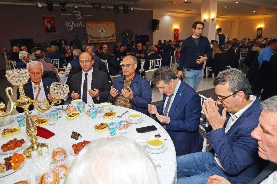 Seyitgazililer İftarda Buluştu