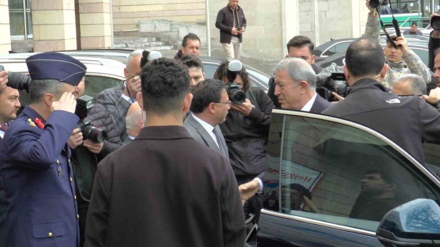 Bakan Akar’dan Togg’lu Bayramlaşma