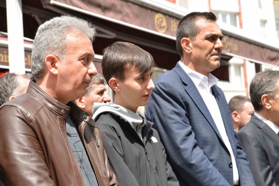 Şarampole Uçan İşçi Servisinde Hayatını Kaybeden 2 Kişi Son Yolculuğuna Uğurlandı