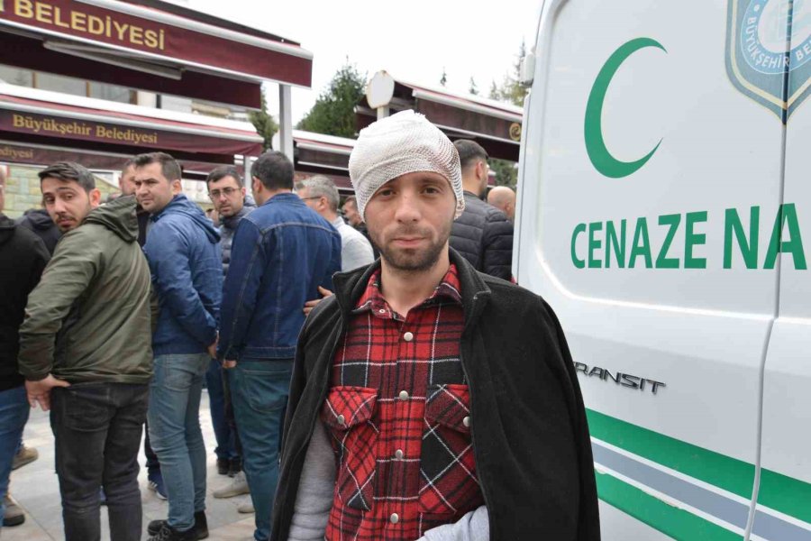 Şarampole Uçan İşçi Servisinde Hayatını Kaybeden 2 Kişi Son Yolculuğuna Uğurlandı